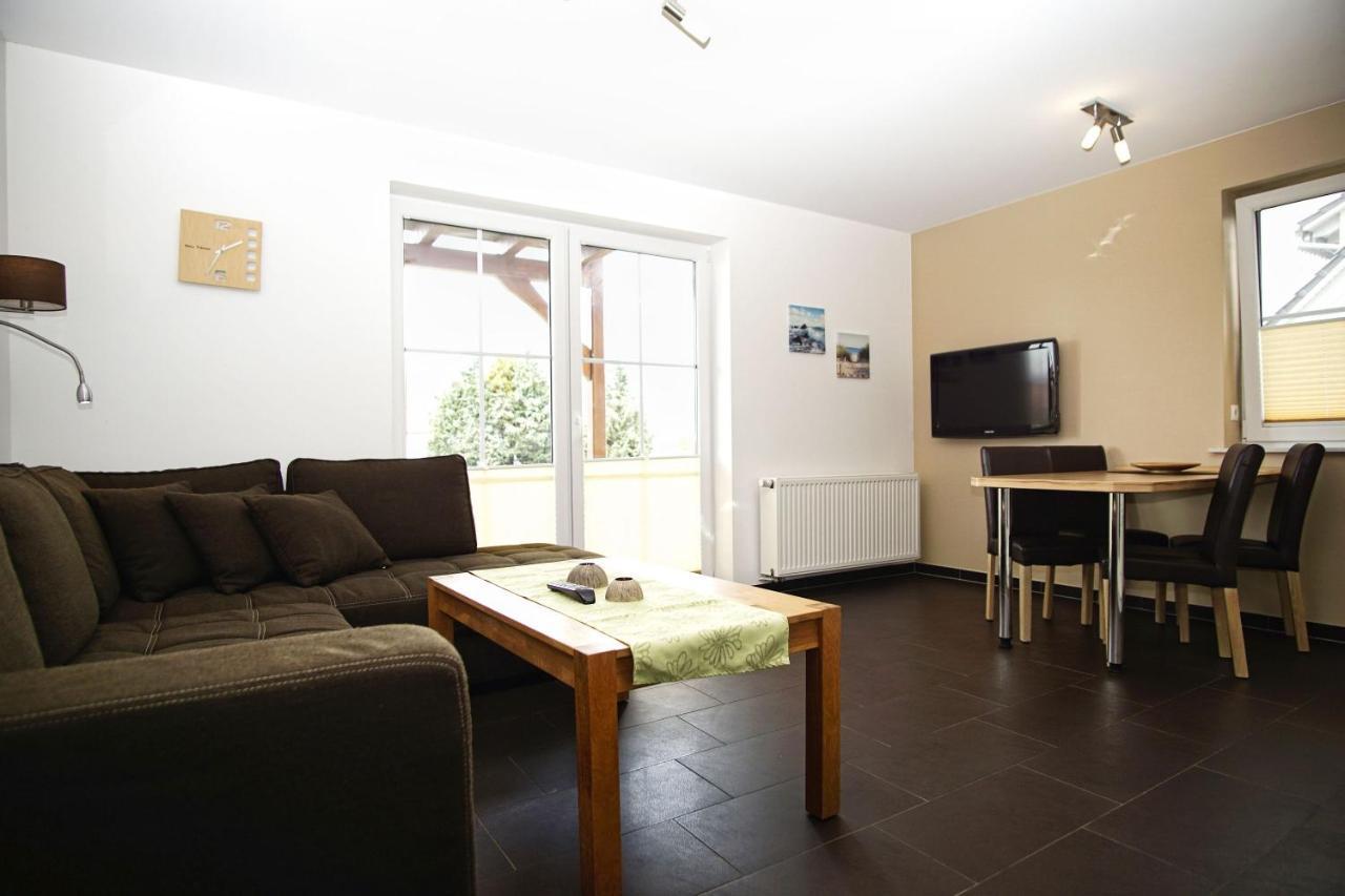 Schicke Fewo Mit Terrasse, Gratis Nutzung Vom Ahoi Erlebnisbad Und Sauna In Sellin - Haus De Niege Wech Fewo 02 ティースゾー エクステリア 写真